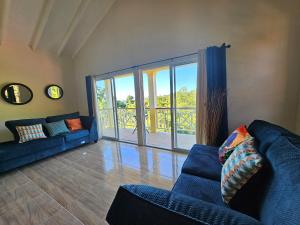 Ruang duduk di Royal Escape - 2
