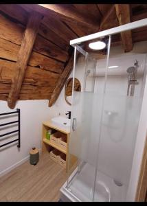 Ванная комната в Maison Cosy Village de Montagne