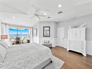 Fotografie z fotogalerie ubytování Beautifully Renovated Ocean Front Home In Harvey Cedars v destinaci Harvey Cedars + 28 fotografií