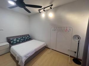 Lova arba lovos apgyvendinimo įstaigoje 3BR House near Toll Yong peng