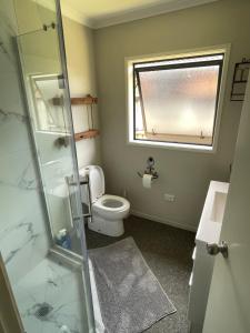 Een badkamer bij Self checkin master room with private bathroom
