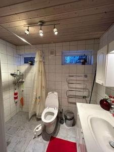 Koupelna v ubytování Cozy villa in peaceful area in Guldborg