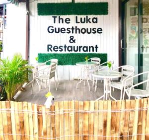 Restaurace v ubytování The Luka Guesthouse and Restaurant