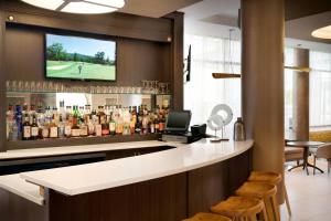 Lounge nebo bar v ubytování SpringHill Suites Ewing Township Princeton South