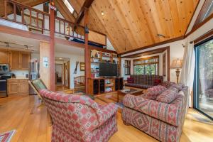 Μια τηλεόραση ή/και κέντρο ψυχαγωγίας στο Peaceful Pines