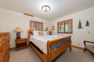 Ένα ή περισσότερα κρεβάτια σε δωμάτιο στο Peaceful Pines +50 φωτογραφίες