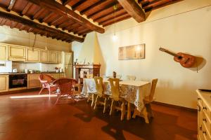 Φωτογραφία από το άλμπουμ του Heart of Chianti - a warm flat in Radda σε Radda in Chianti +8 φωτογραφίες