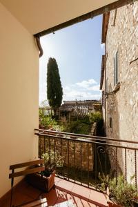 Balkón nebo terasa v ubytování Heart of Chianti - a warm flat in Radda