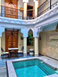 Bazén v ubytování Riad Orient Palace nebo v jeho okolí
