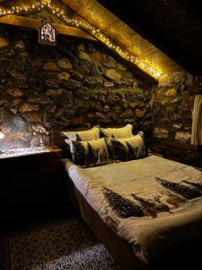 Kép E L chalet. A cosy mountain retreat. szállásáról Paleósz Ájosz Athanászioszban a galériában
