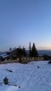 Fotografia z galérie ubytovania E L chalet. A cosy mountain retreat. v destinácii Palaios Agios Athanasios