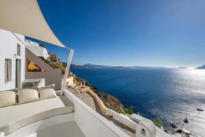 a view of the ocean from a house at Holiday villa in Oía, Greece in Oia