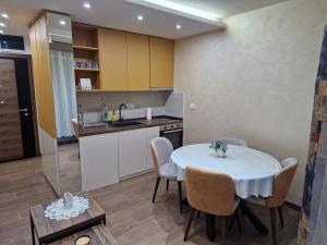 Dapur atau dapur kecil di Apartman Katarina