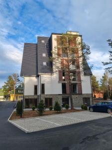 Gedung tempat apartemen berlokasi