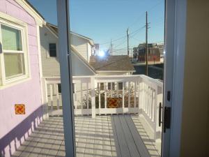Μπαλκόνι ή βεράντα στο Oceanside 2Nd Floor Duplex With 3 Bedrooms, 1 Bath