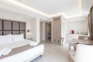 Cama ou camas em um quarto em Perla Galata Hotel