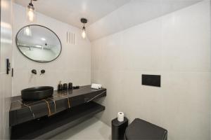 Fotografie z fotogalerie ubytování Modern Lower 2BR - Near Restaurants, River, Parks! Whitby v destinaci Whitby