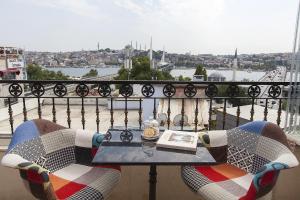 Uma varanda ou terraço em Perla Galata Hotel