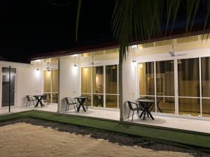 Patio nebo venkovní prostory v ubytování Vegas Thoddoo Maldives