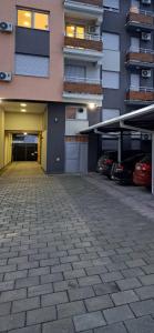 Το κτήριο όπου στεγάζεται  το διαμέρισμα