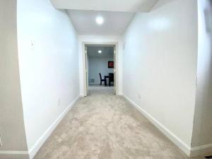 鲍伊SUITE A - Private Cozy, Spacious Suite with Private Bathroom的相册照片