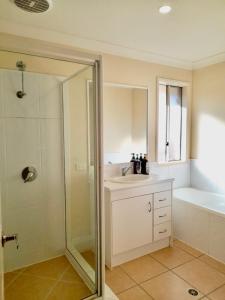 A bathroom at 112 Anna Drive,Raceview,QLD 4305