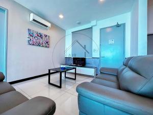 Posezení v ubytování PD 4 Bedrooms Duplex - Full Seaview (Up to 16 Pax)