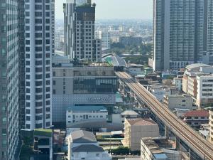 Bang OにあるHigh rise view-150 meters from MRT 高层景观 地铁出口步行3分钟即到のギャラリーの写真