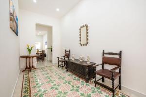 Гостиная зона в 3 Bedroom House of Character in Rabat