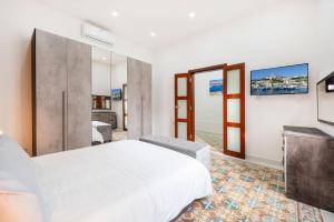 Кровать или кровати в номере 3 Bedroom House of Character in Rabat