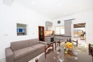 Кухня или мини-кухня в 3 Bedroom House of Character in Rabat
