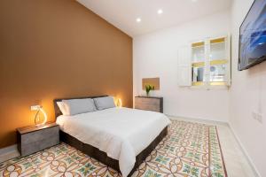 Кровать или кровати в номере 3 Bedroom House of Character in Rabat