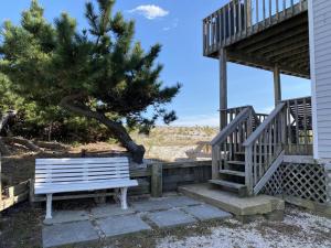 Afbeelding uit fotogalerij van Oceanfront 1St Floor Duplex in Beach Haven