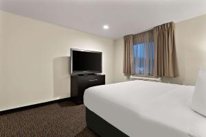 Postel nebo postele na pokoji v ubytování Sleep Inn Kelso Longview