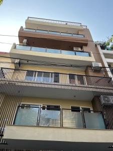 Balkón nebo terasa v ubytování Fully Furnished Comfortable Rooms in Hauz Khas - Woodpecker Apartments