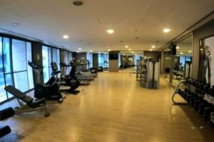 Centrul de fitness și/sau facilități de fitness de la Luxury Abdali apartment