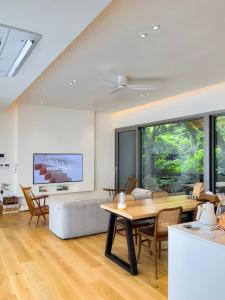 Μια τηλεόραση ή/και κέντρο ψυχαγωγίας στο Mokha forest house