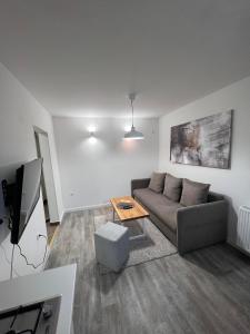 Μια τηλεόραση ή/και κέντρο ψυχαγωγίας στο Guest House LILA