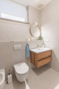 A bathroom at CityScape Oasis