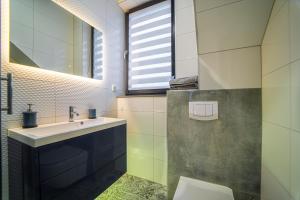 Kúpeľňa v ubytovaní MINIMAR Apartamenty Świeradów