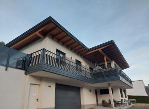 O edifício onde o apartamento está situado