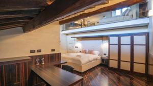 Postel nebo postele na pokoji v ubytování EasyTopStay - Piazza Venezia City View Charming Apt