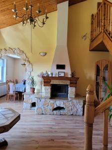 Posezení v ubytování Hubiza + 18 fotografií