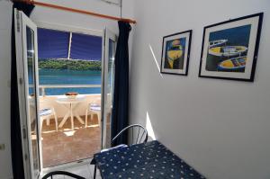 Zdjęcie z galerii obiektu Apartments Livia w mieście Lastovo