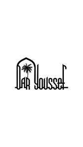 un logotipo para un bufete de abogados con una palmera en Hotel Dar Youssef 1 en Marrakech