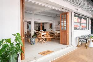 Unplugged @ Bangrak餐厅或其他用餐的地方