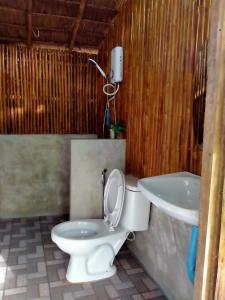 Salle de bains dans l'établissement Imsuk Bo Klua