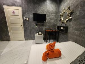 Μια τηλεόραση ή/και κέντρο ψυχαγωγίας στο La Chambre Boutique @ Ko Lanta