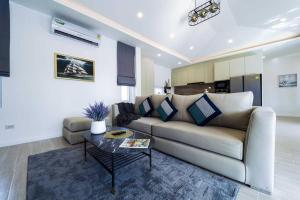 Χώρος καθιστικού στο Private Modern 3 Bedroom Pool Villa! AV1