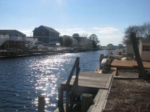 Gallery image of Super Cute!! Waterfront Lagoon In Beach Haven West! in Manahawkin